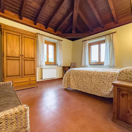 Amplia En Entorno Natural Chalet