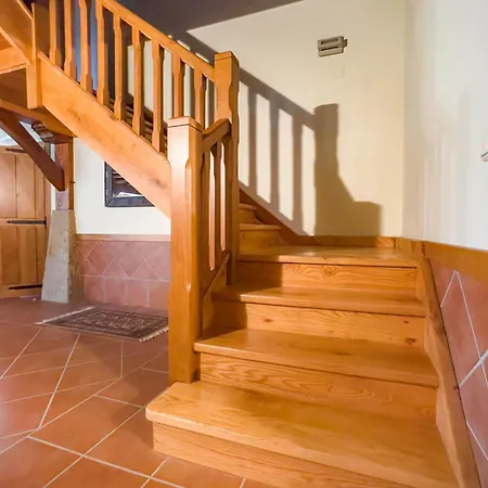 Chalet Amplia En Entorno Natural