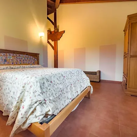 Chalet Amplia En Entorno Natural