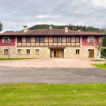 Chalet Amplia En Entorno Natural